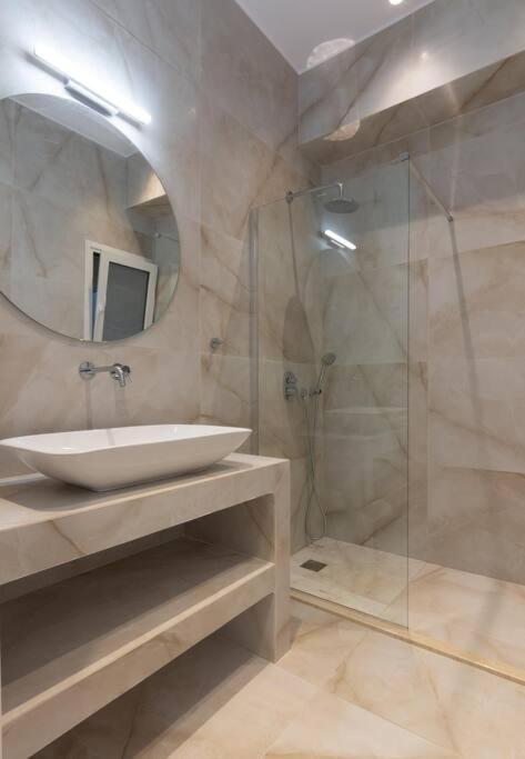 Modern Apartment In Ipitou, Plaka Athens Exterior photo